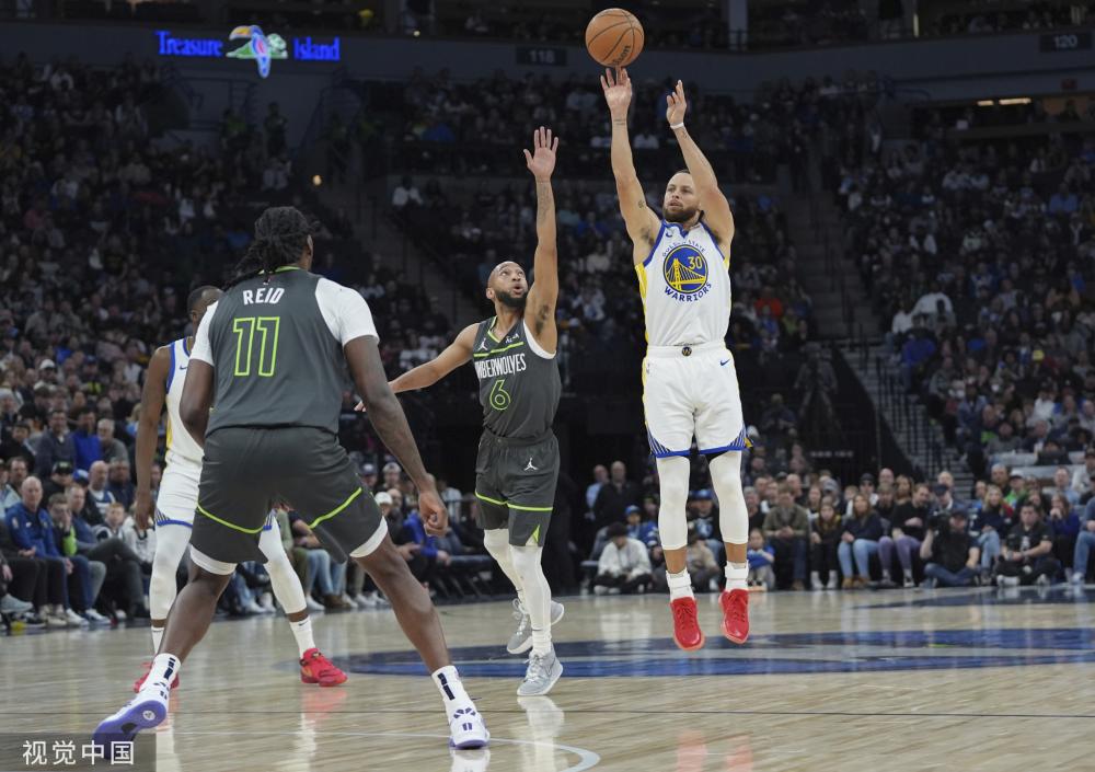 队中场球员 队中场球员