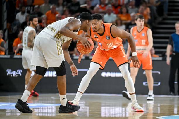 训练设备和 训练设备和